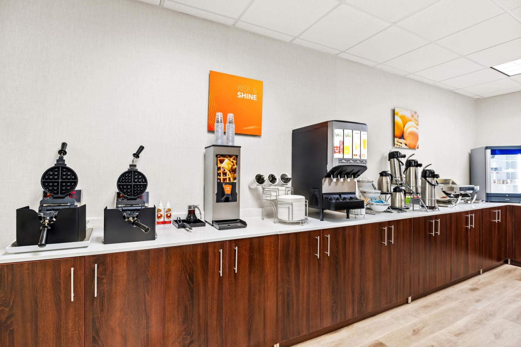Comfort Inn & Suites Prince George - Fort Gregg Экстерьер фото